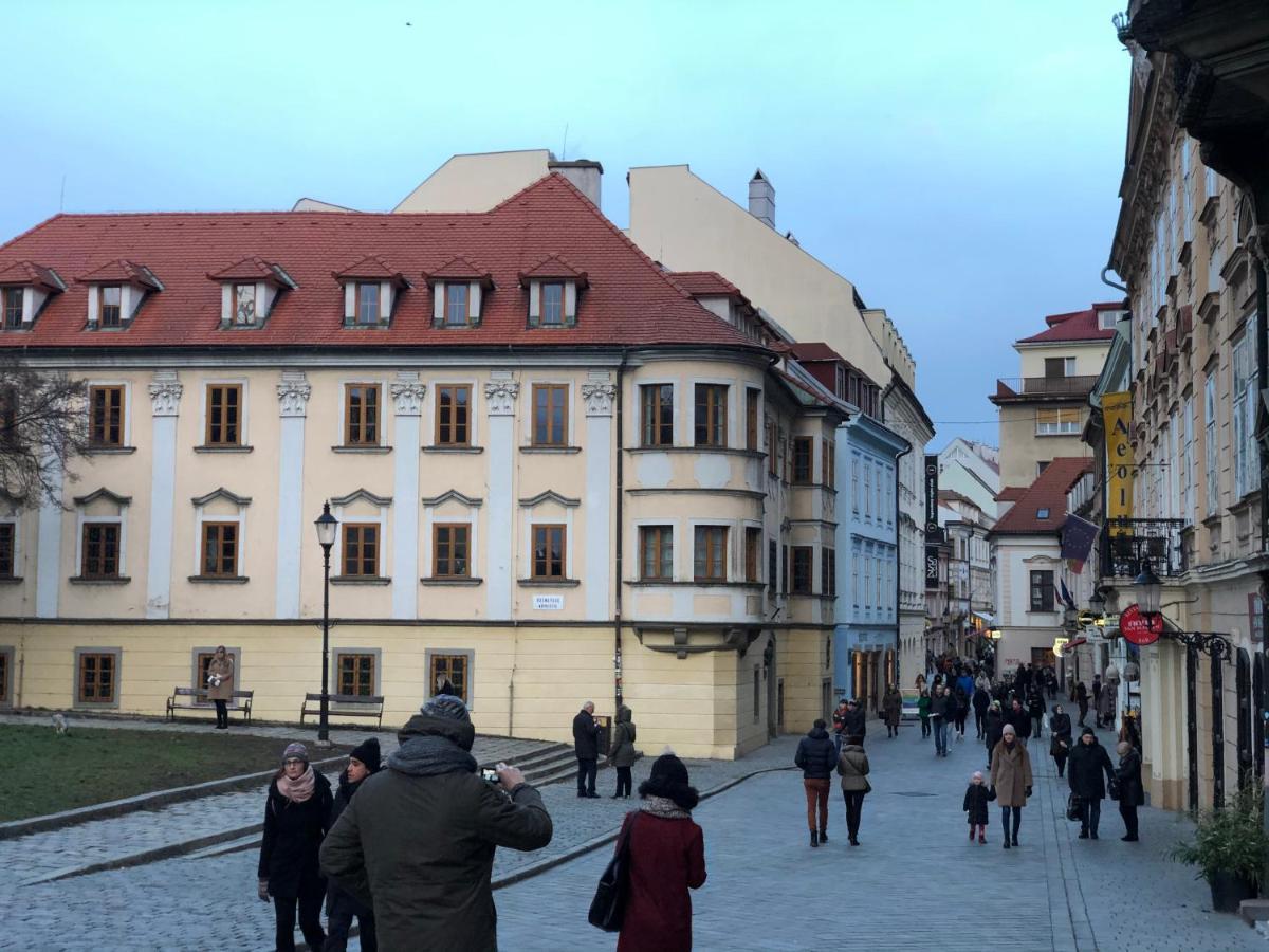Nice Apartment In Old Town Братислава Екстер'єр фото